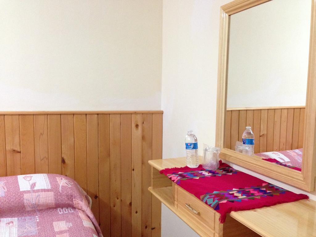 Hotel Posada Las Rosas San Cristóbal de Las Casas Szoba fotó