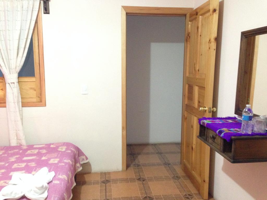 Hotel Posada Las Rosas San Cristóbal de Las Casas Szoba fotó